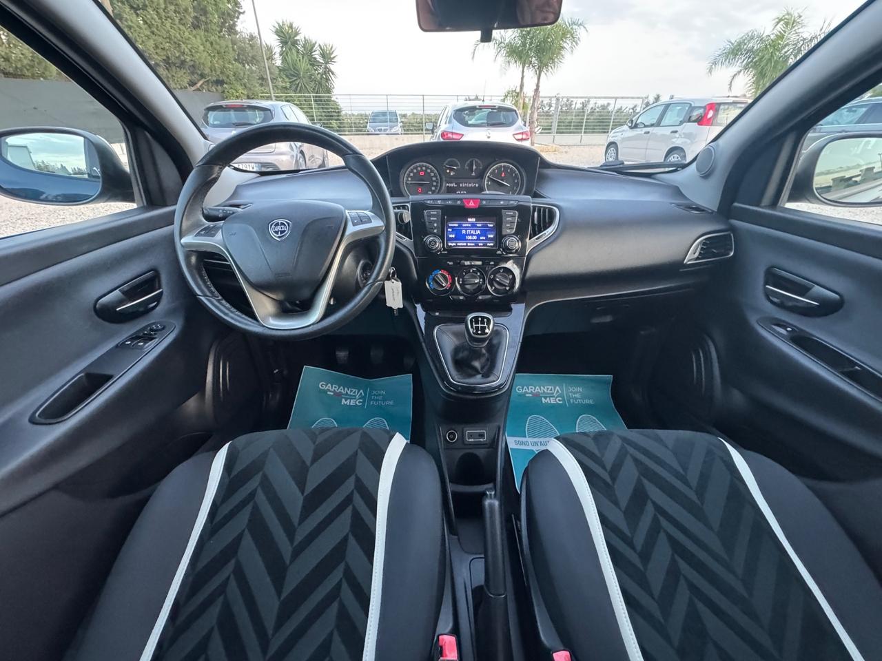 Lancia Ypsilon 1.2 69 CV 5 porte Platinum