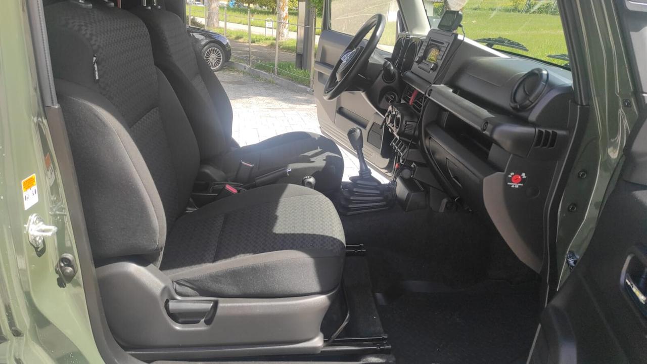 SUZUKI JIMNY 4X4 RIDOTTE 4 POSTI AUTOVETTURA GANCIO