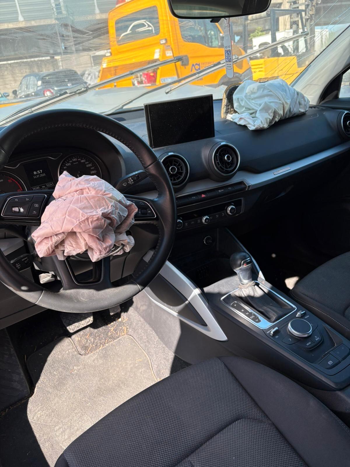 Audi Q2 35 TDI S tronic Identity Black
