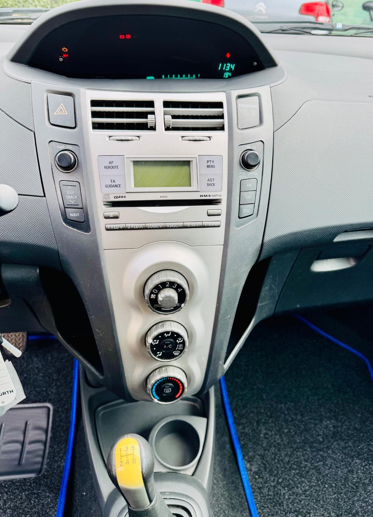 Toyota Yaris 1.0 3 porte Sol 100 mila km OK NEOPATENTATI