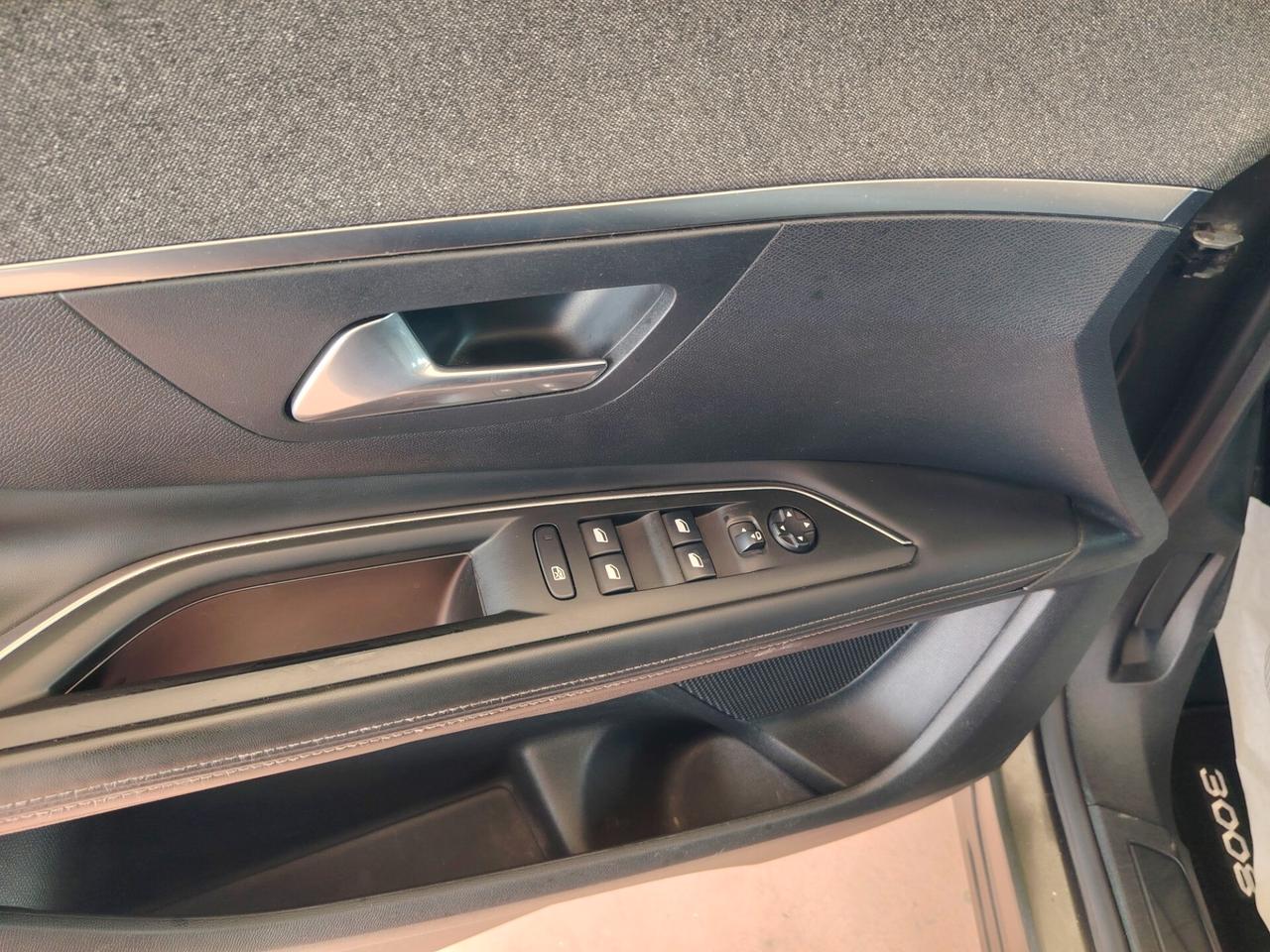 Peugeot 3008 BlueHDi 130 S&S Allure full