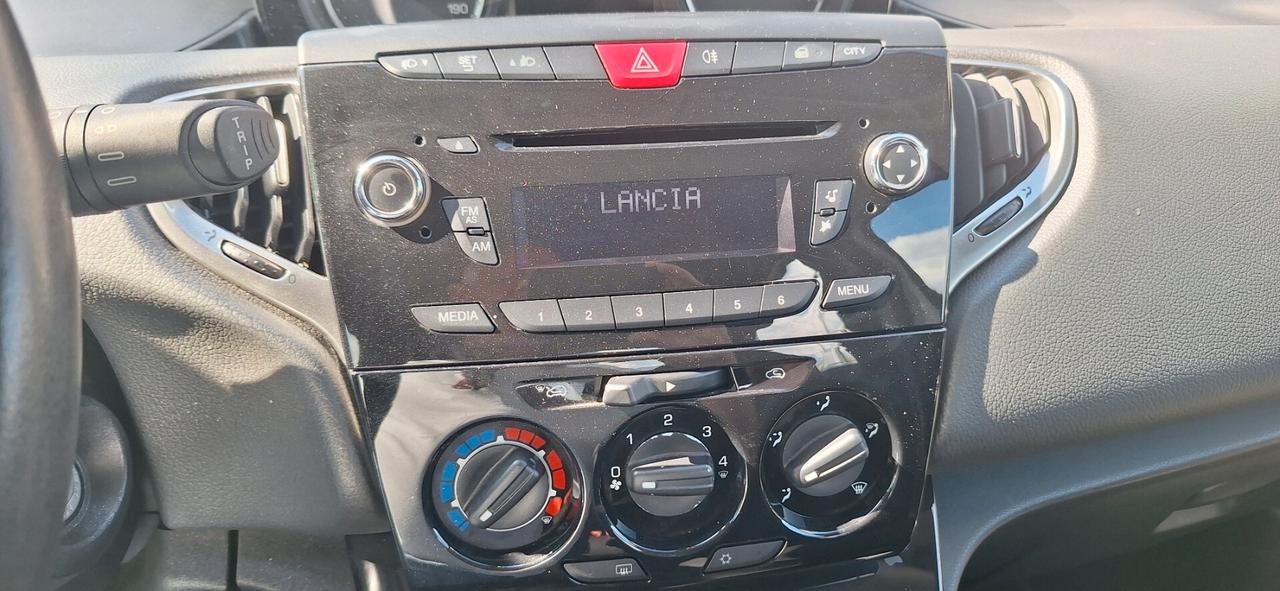 Lancia Ypsilon 1.2 69 CV 5 porte Gold