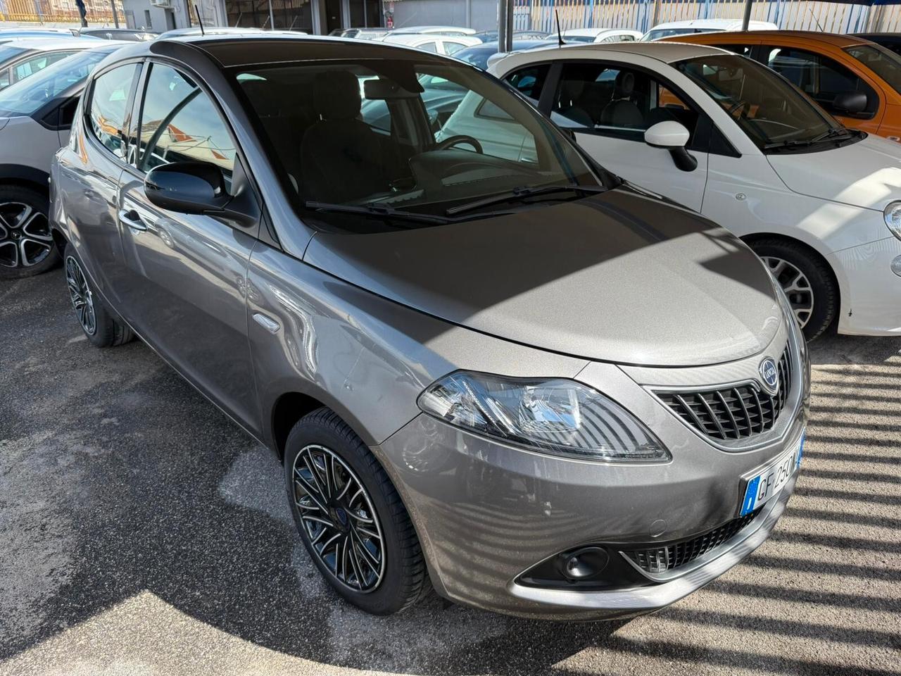 Lancia Ypsilon 1.0 FireFly 5 porte S&S Hybrid Ecochic Gold