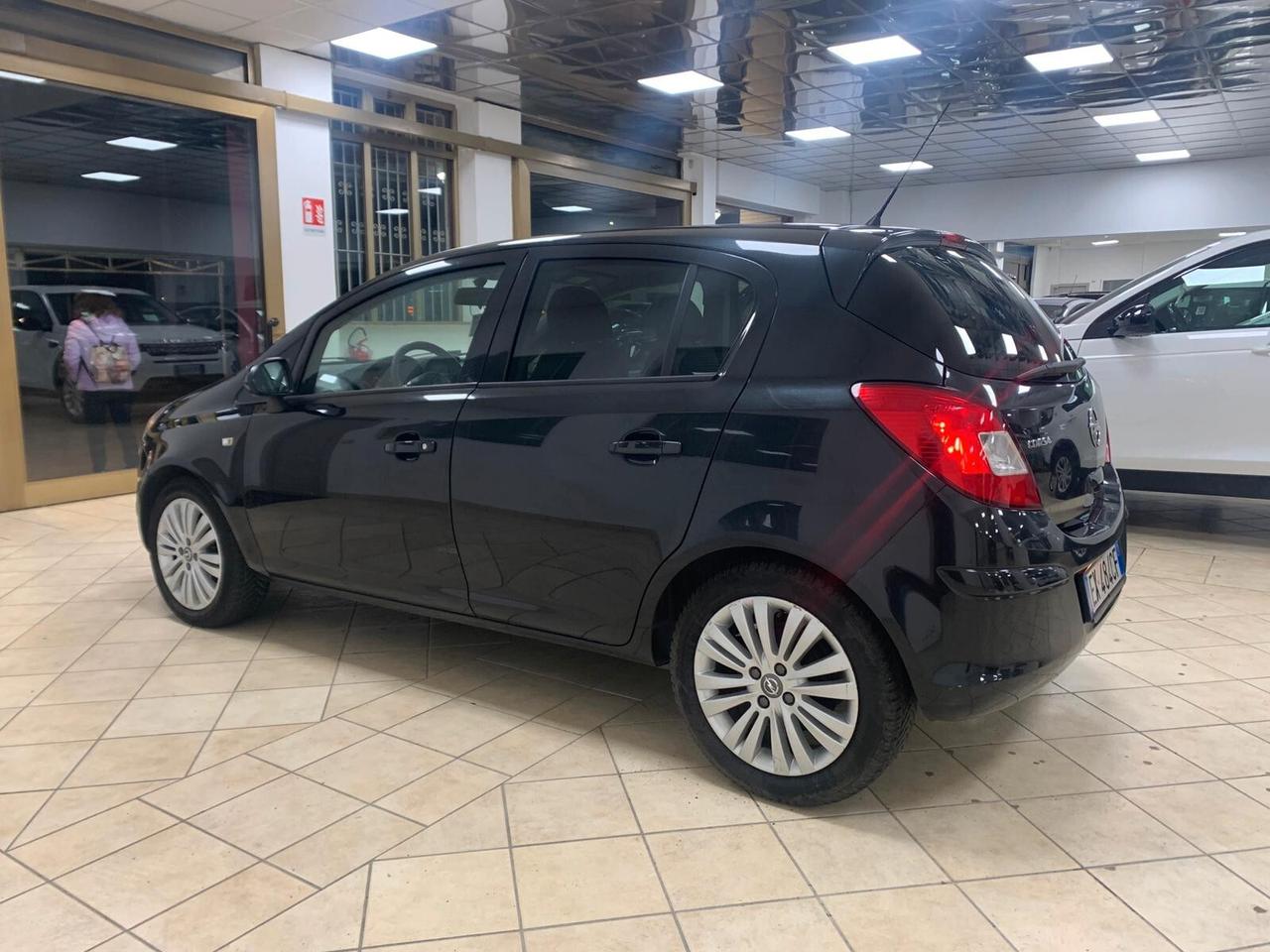 Opel Corsa 1.2 5 porte Sport