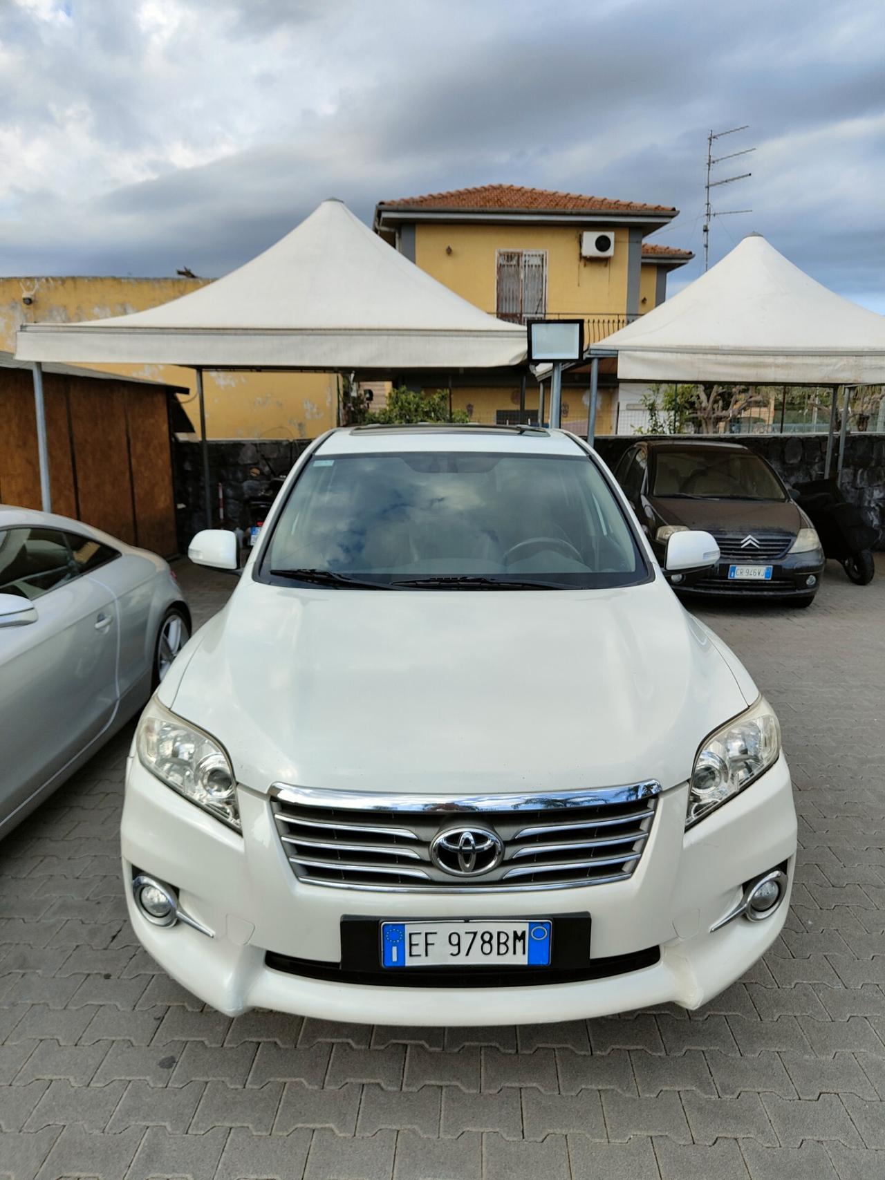 Toyota RAV 4 RAV4 Crossover 2.2 D-Cat 177 CV Executive