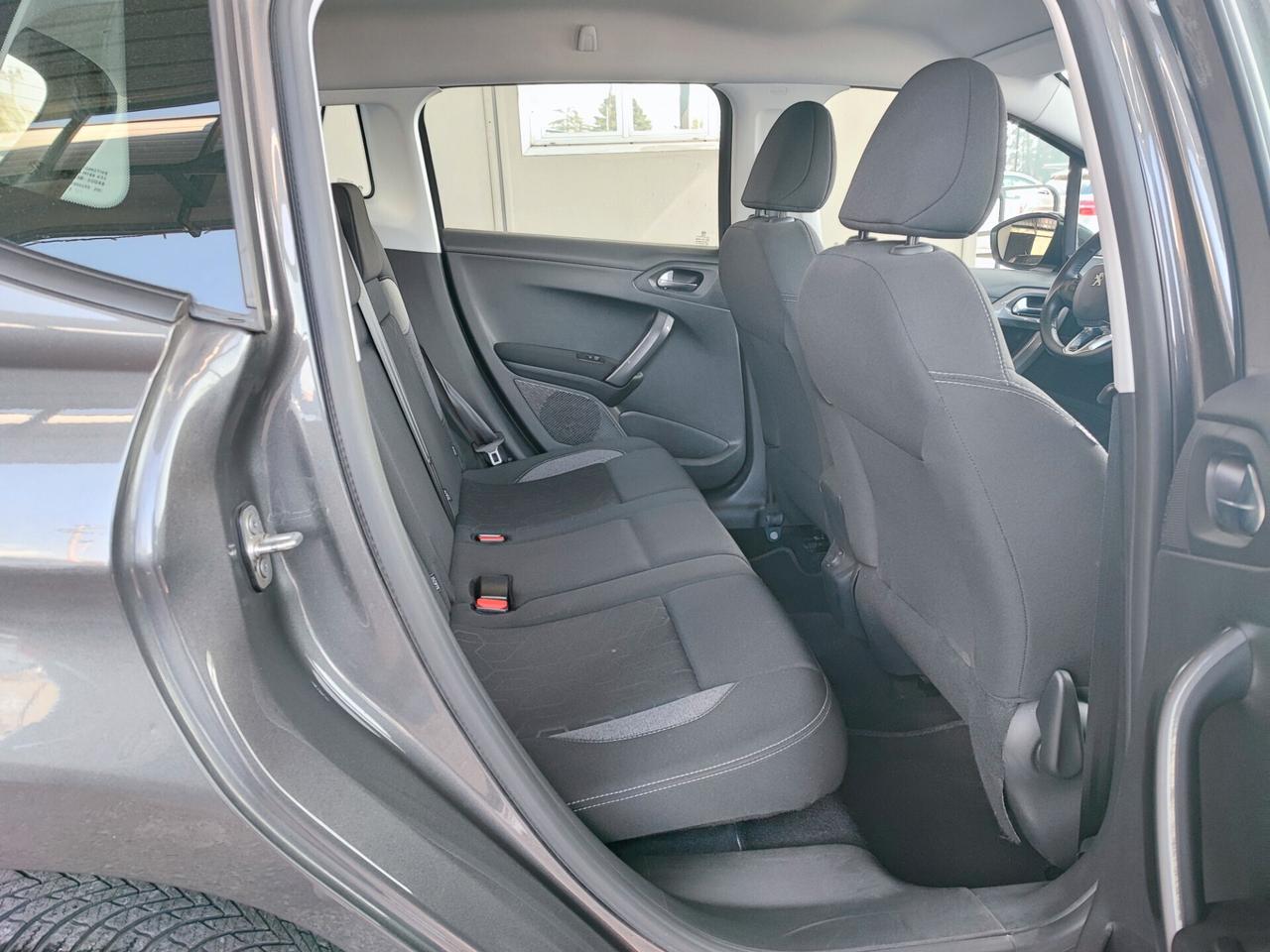 Peugeot 2008 BlueHDi 100 S&S Allure