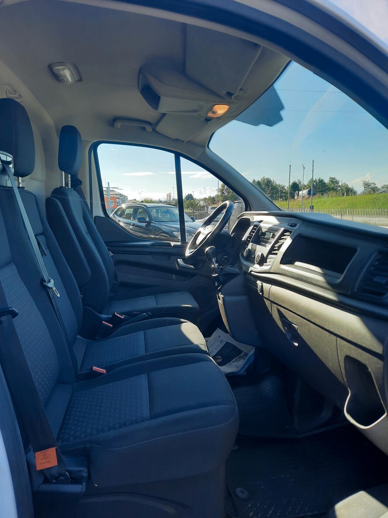 Ford Transit Custom 340 2.0 TDCi 130 PC PR.IVATO Titanium