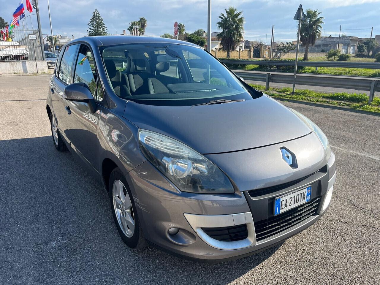 Renault Scenic X Mood 1.5 dCi 110CV Dynamique 2010