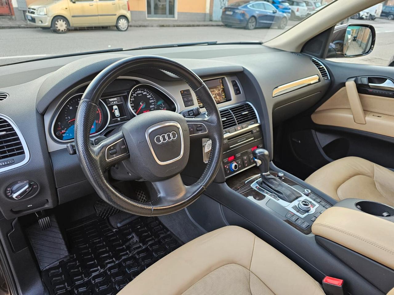 Audi Q7 3.0 V6 TDI 240cv Quattro*Pelle*Navi*Tetto*Bi-Xeno*21*7Posti*