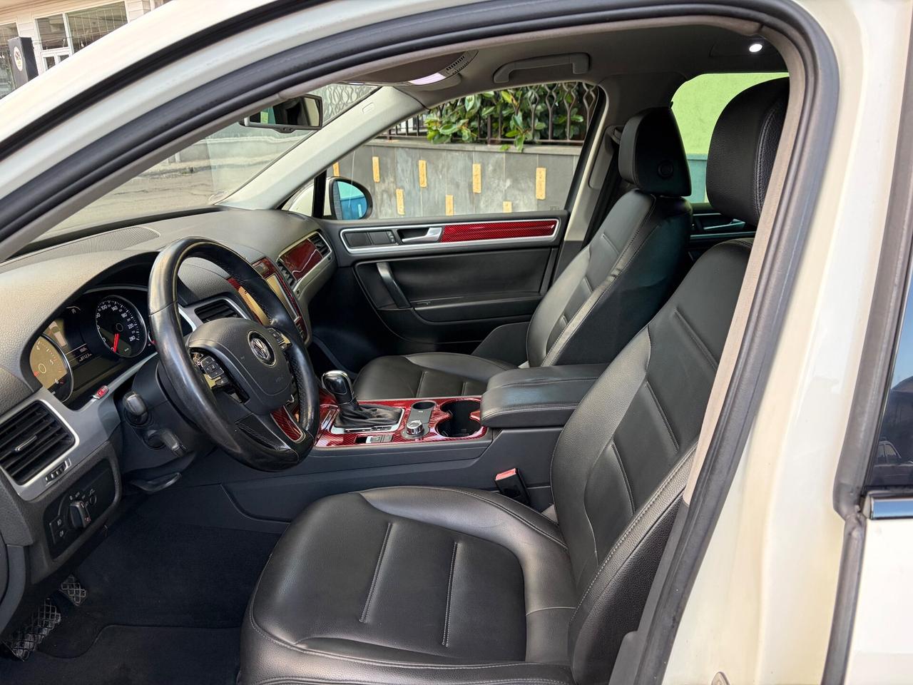 Volkswagen Touareg 3.0 TDI R-Line 245CV bluemotion