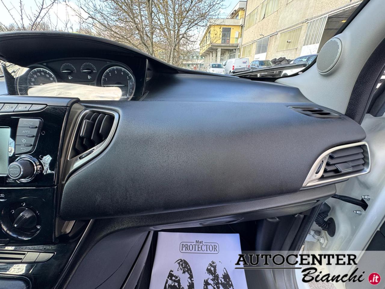 Lancia Ypsilon 5 Porte Ypsilon 1.0 firefly hybrid Gold s&s 70cv