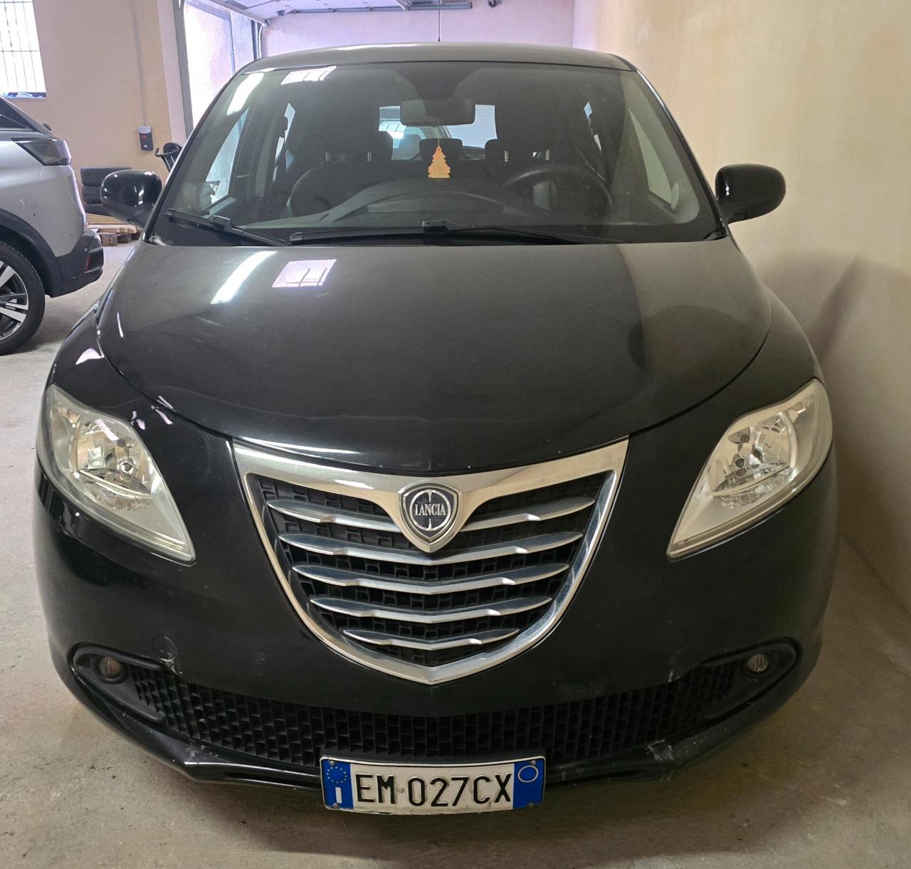 Lancia Ypsilon 1.2 69 CV 5 porte GPL Ecochic Silver
