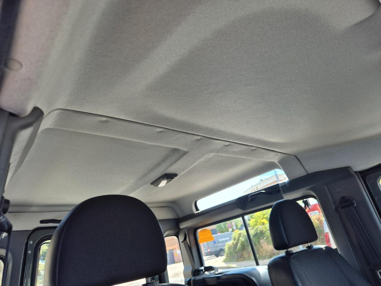 Land Rover Defender 90 2.4 TD4 Station Wagon S
