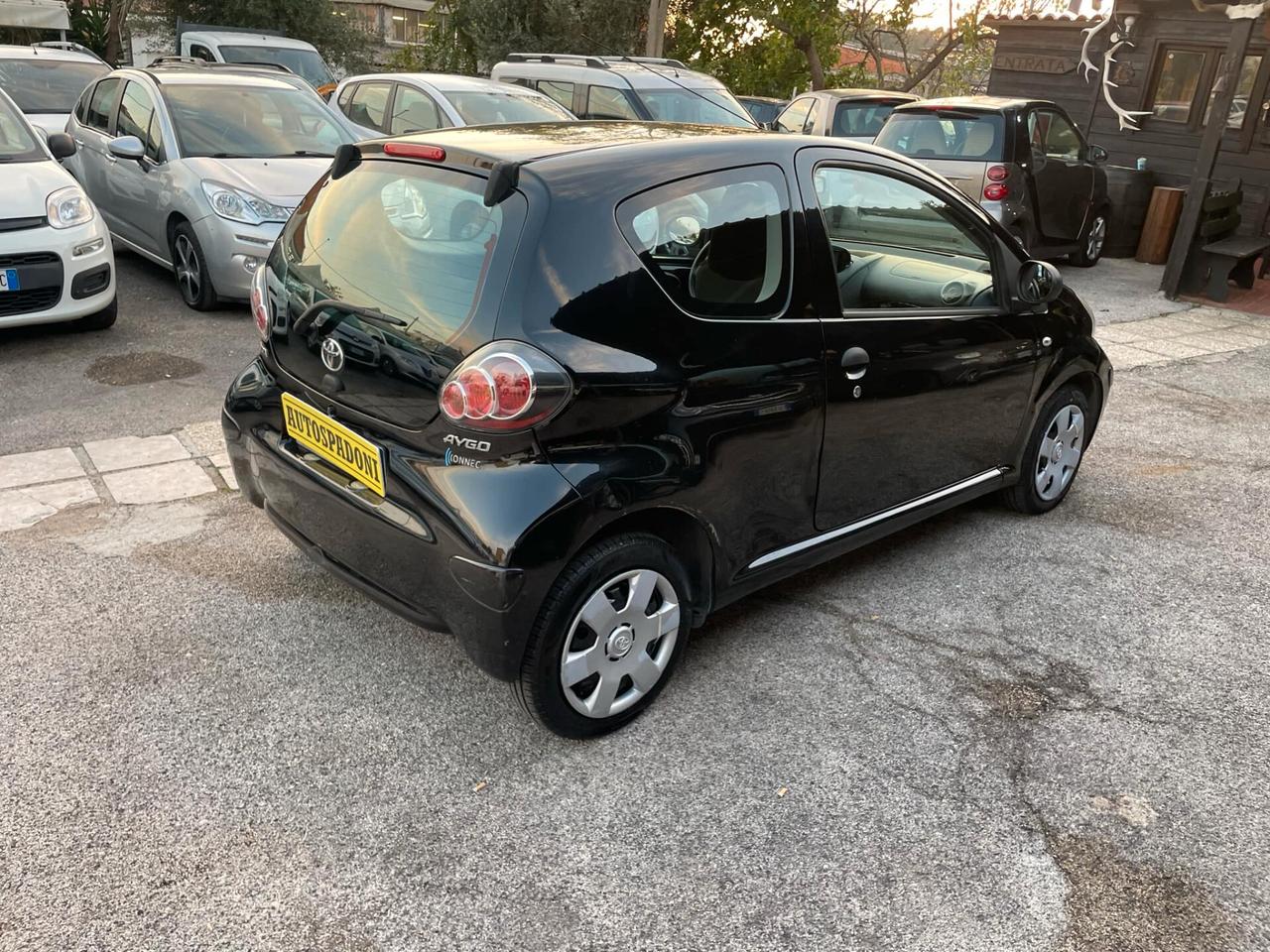 Toyota Aygo 1.0 12V VVT-i 3 porte Now Connect NEOPATENTATI E5