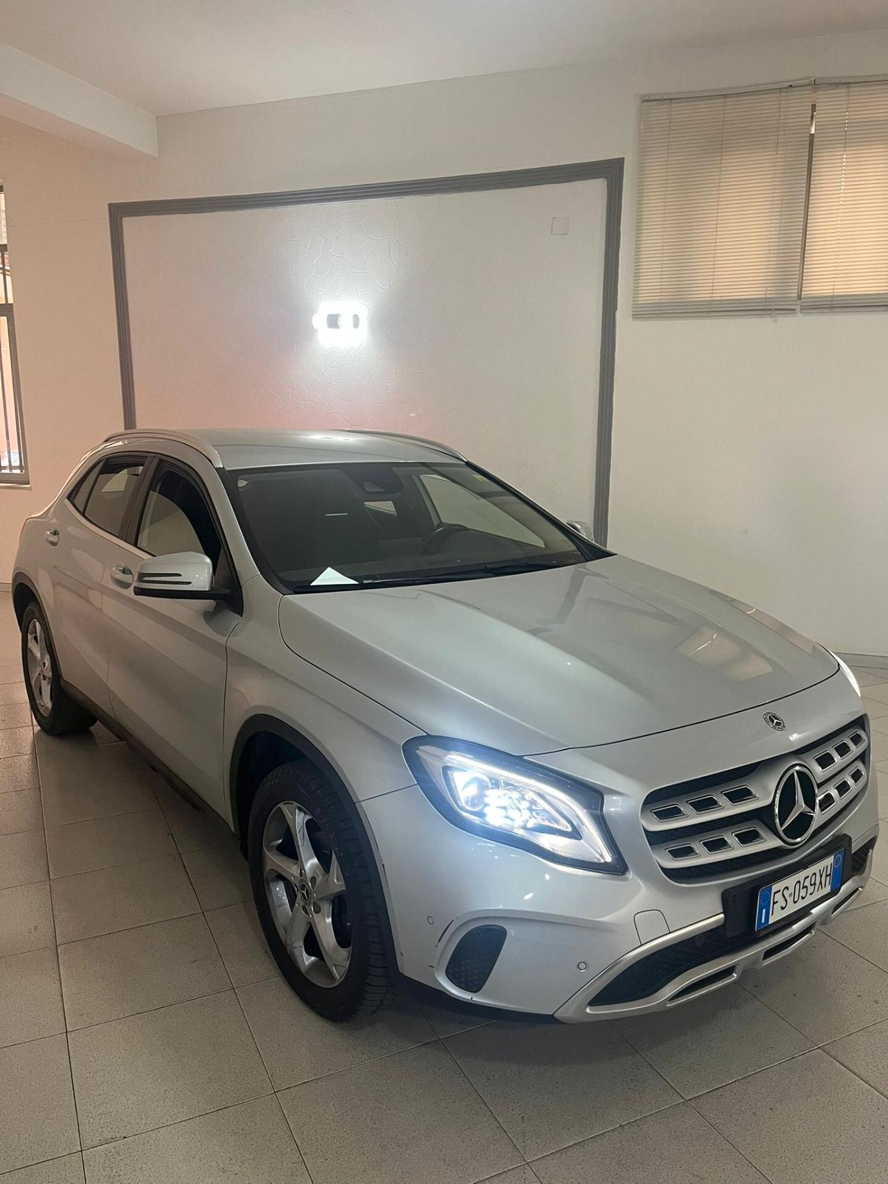 Mercedes-benz GLA 200 D AUTOMATICA 4MATIC SPORT