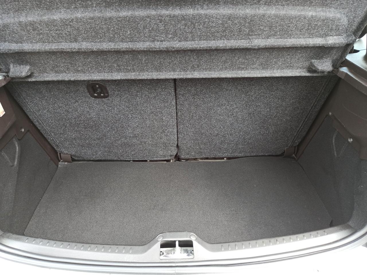 Lancia Ypsilon 1.2 8v Oro