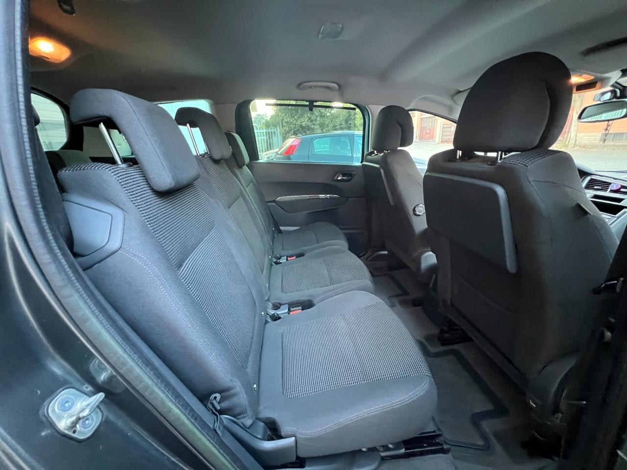 Peugeot 5008 1.6 HDi 112CV Business