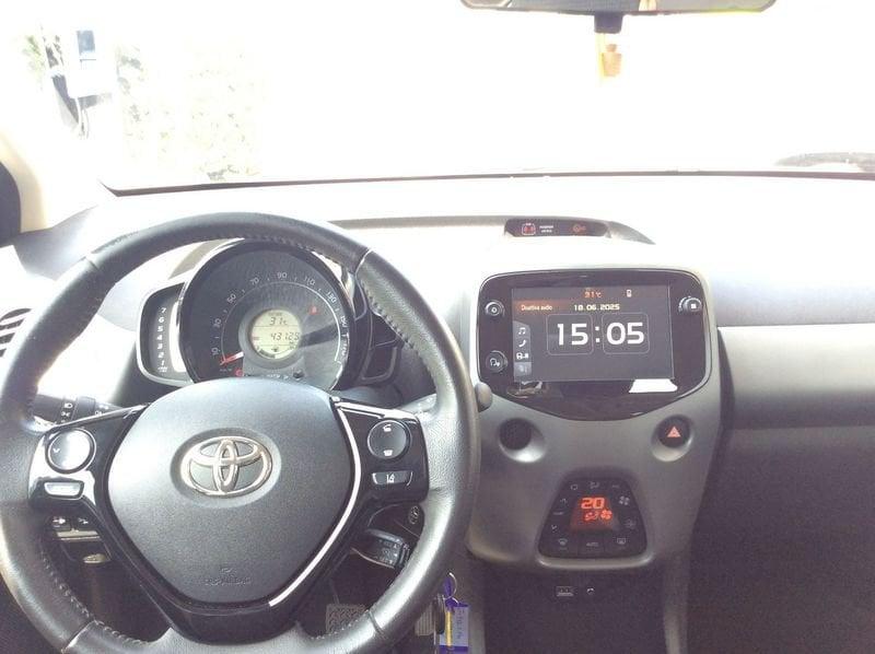 Toyota Aygo Connect 1.0 VVT-i 72 CV 5 porte x-play