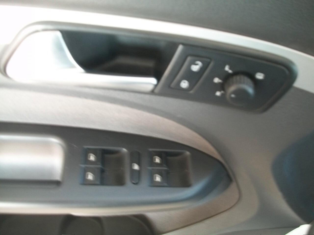 Volkswagen Touran 1.6 TDI Comfortline si nuovi patentati cc 1598 km 171240 garanzia un anno
