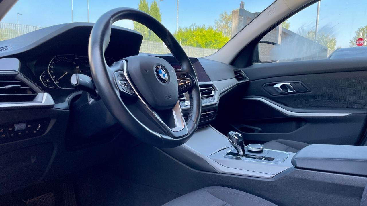 BMW 320D 48V TOURING ADVANTAGE 2.0 190CV - FARI FULL LED