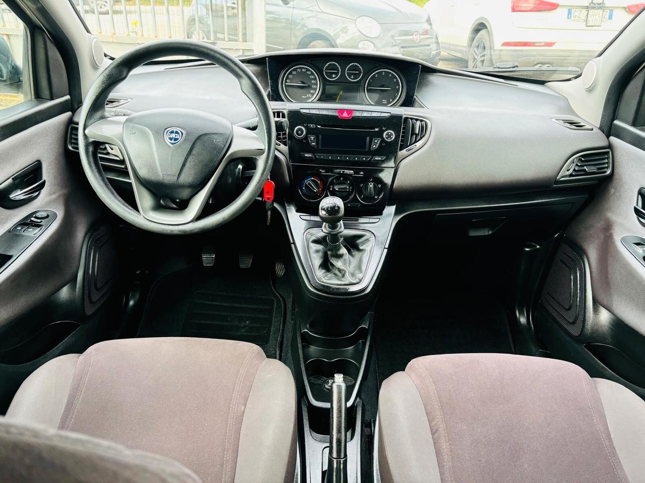 Lancia Ypsilon 1.2 69 CV 5 porte S&S Gold