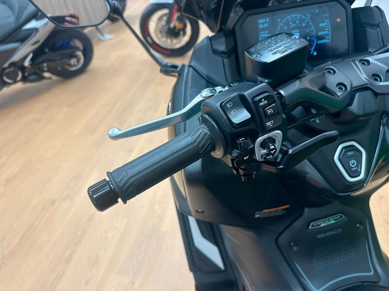 YAMAHA TMAX T-MAX T MAX 560 TECH - 2023 9.000KM
