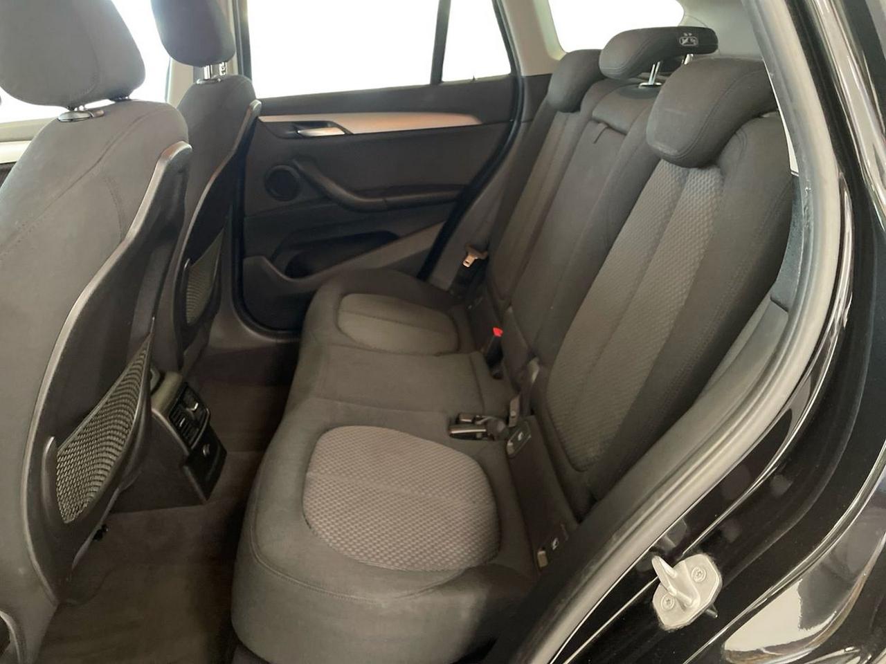BMW X1 F48 - X1 sdrive18d Advantage