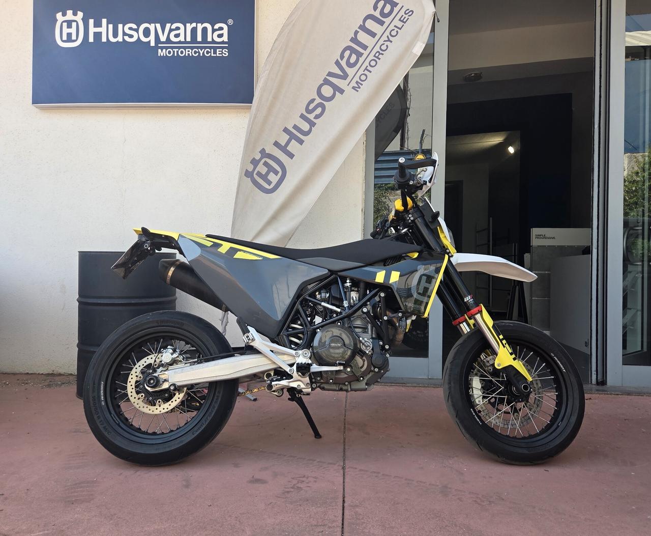 Husqvarna 701 Supermoto