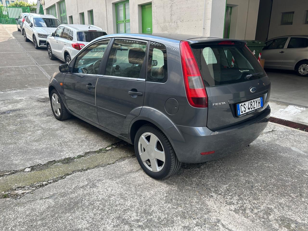 Ford Fiesta 1.2 16V 5p. Ghia