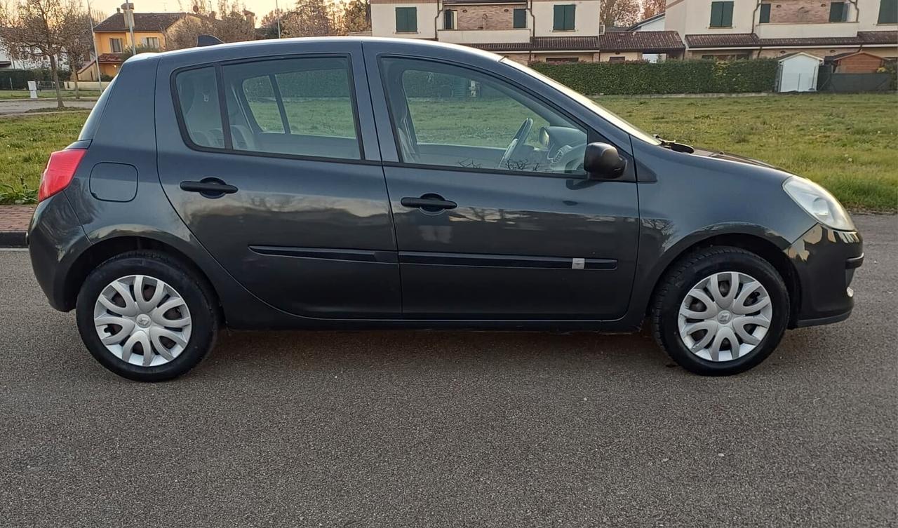 Renault Clio 1.2 16V 5 porte Luxe