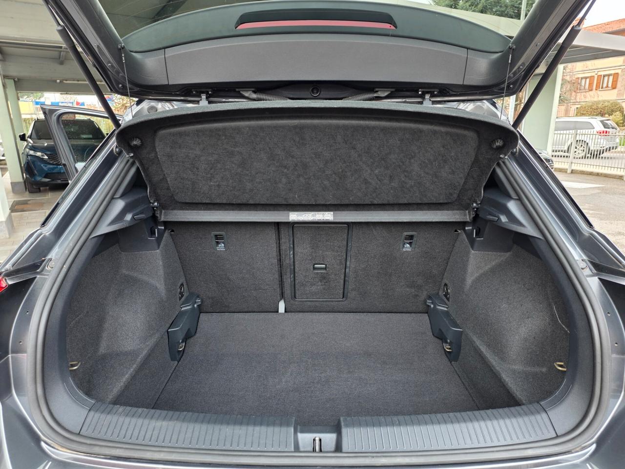 Volkswagen T-Roc 1.5 TSI 150cv Style / FULL LED + 18"