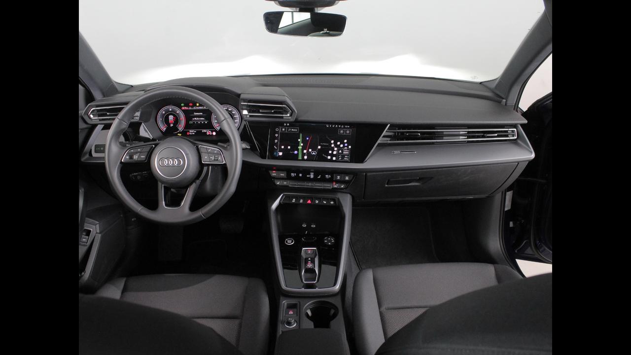 AUDI A3 IV 2024 allstreet - A3 allstreet 35 2.0 tdi Business s-tr