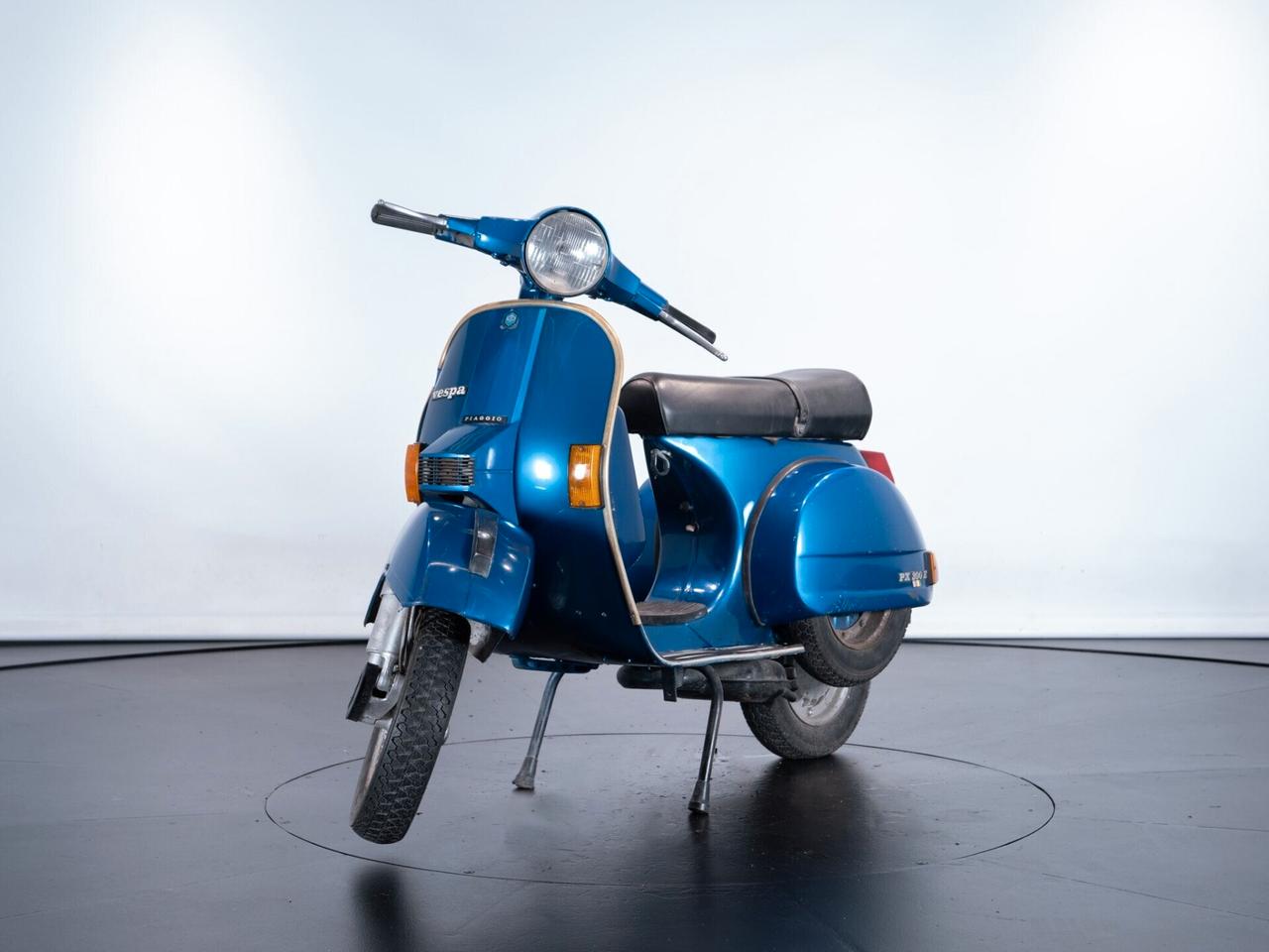 Piaggio Vespa P 200 E