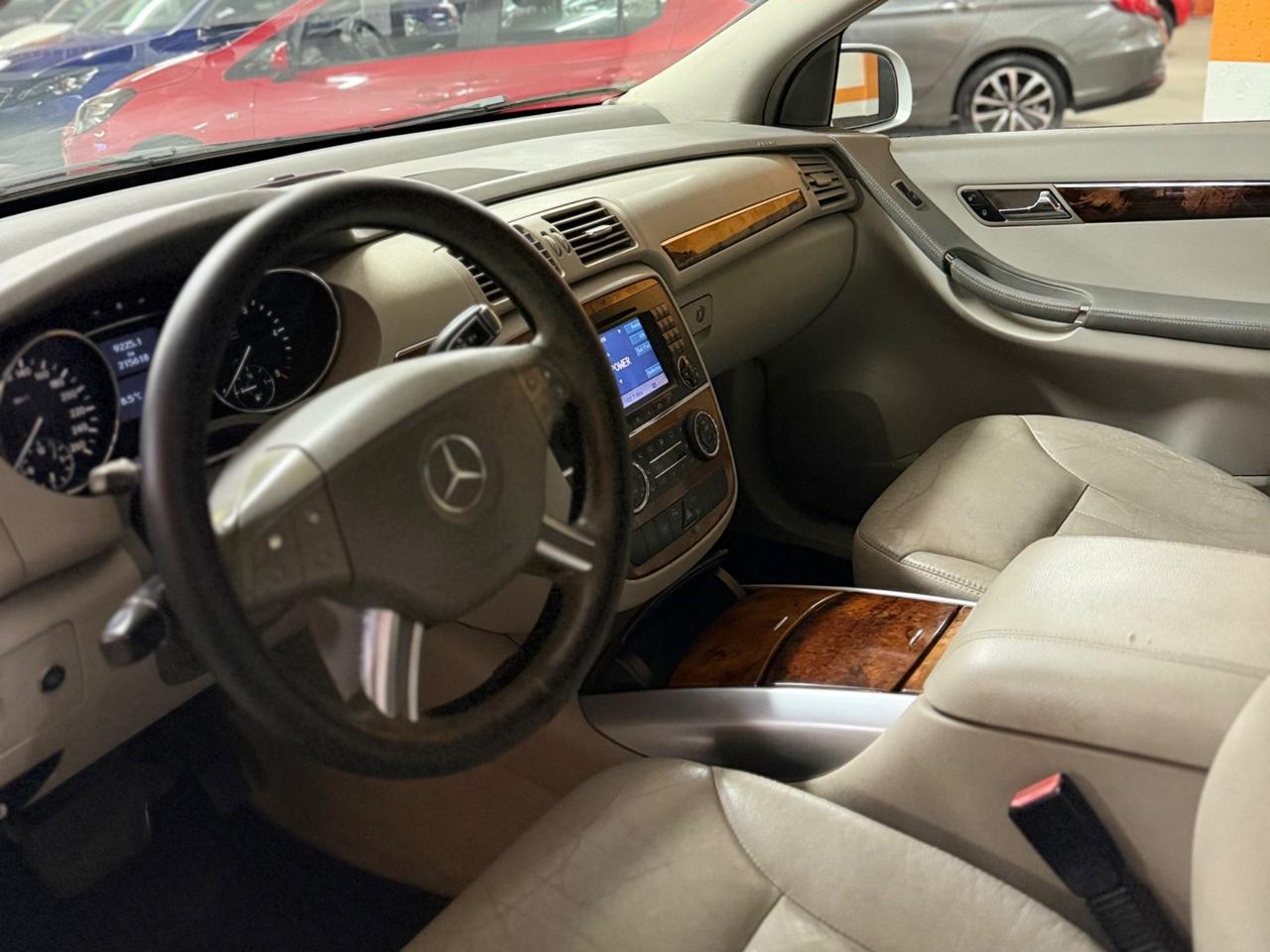 STUPENDA MERCEDES-BENZ CLASSE R 6 POSTI CON INTERNI IN PELLE TOTALE