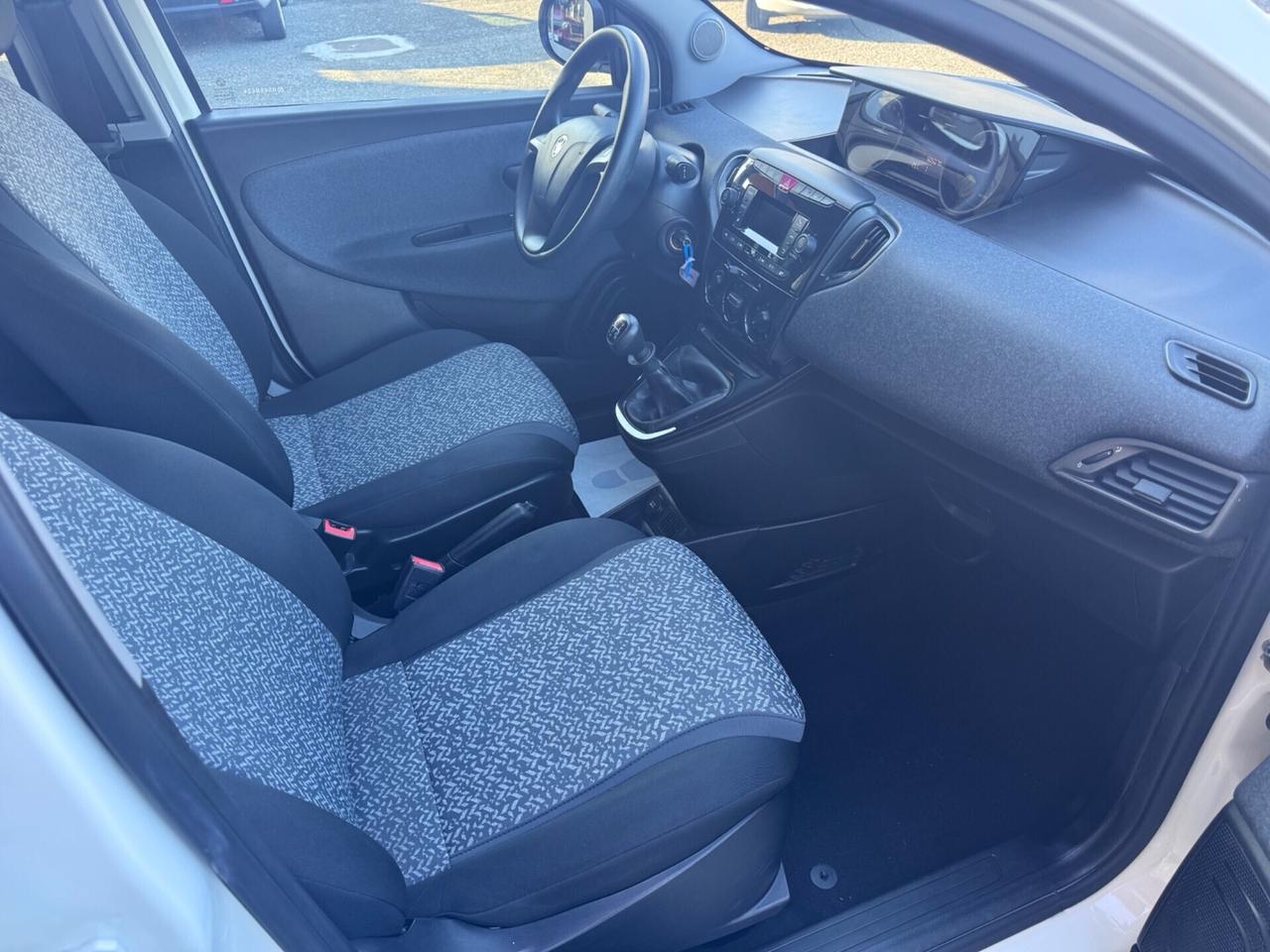 Lancia Ypsilon 1.2 69 CV Elefantino Blu