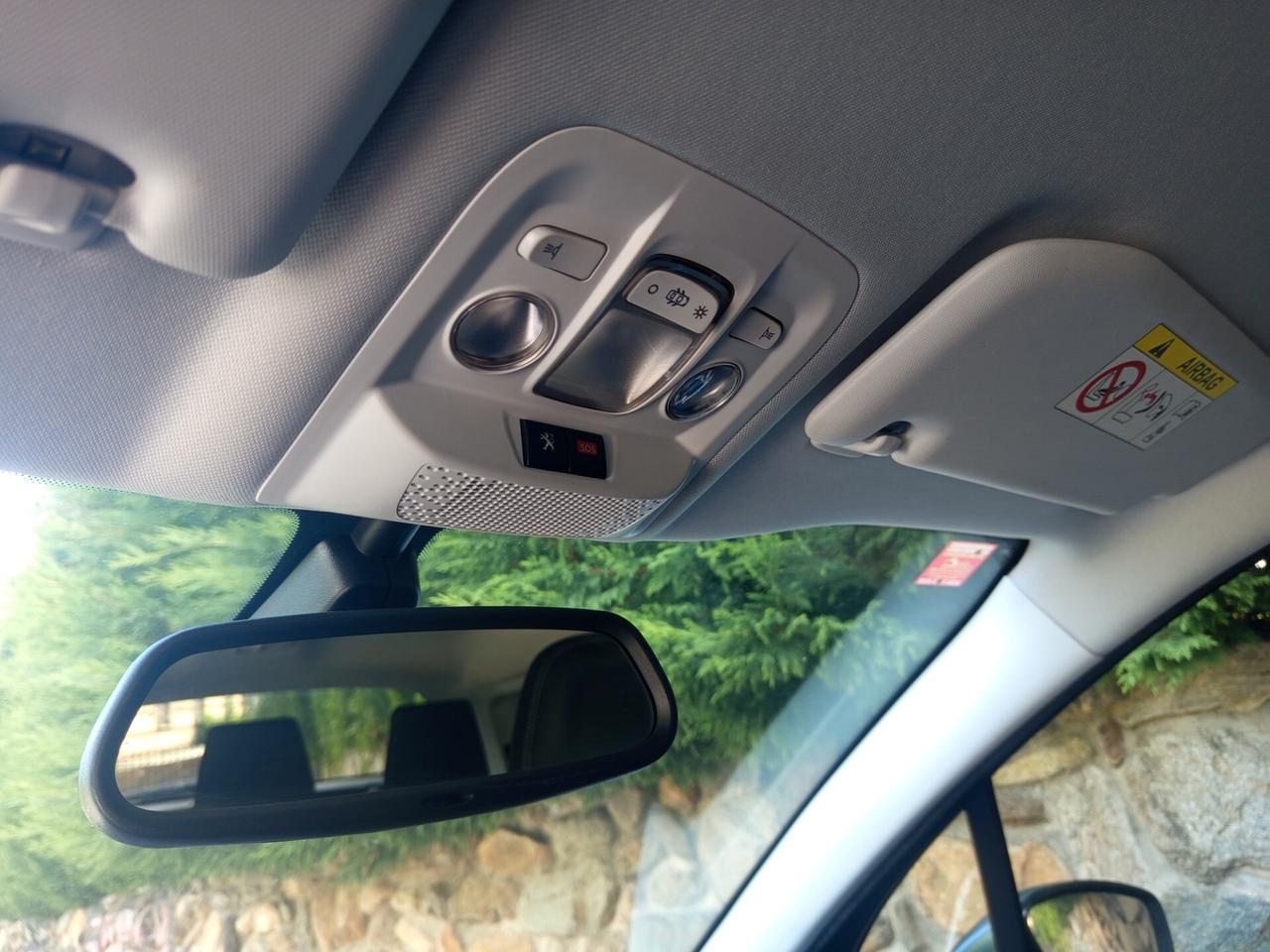 Peugeot 2008 BlueHDi 100 S&S Allure