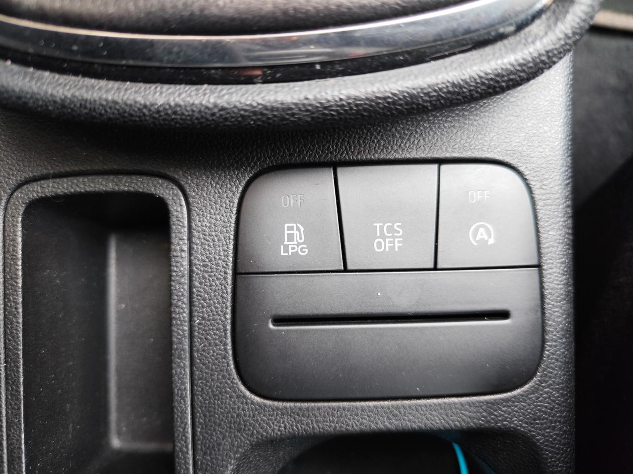 Ford Fiesta 1.1 BENZ/GPL 75CV TITANIUM PERFETTA