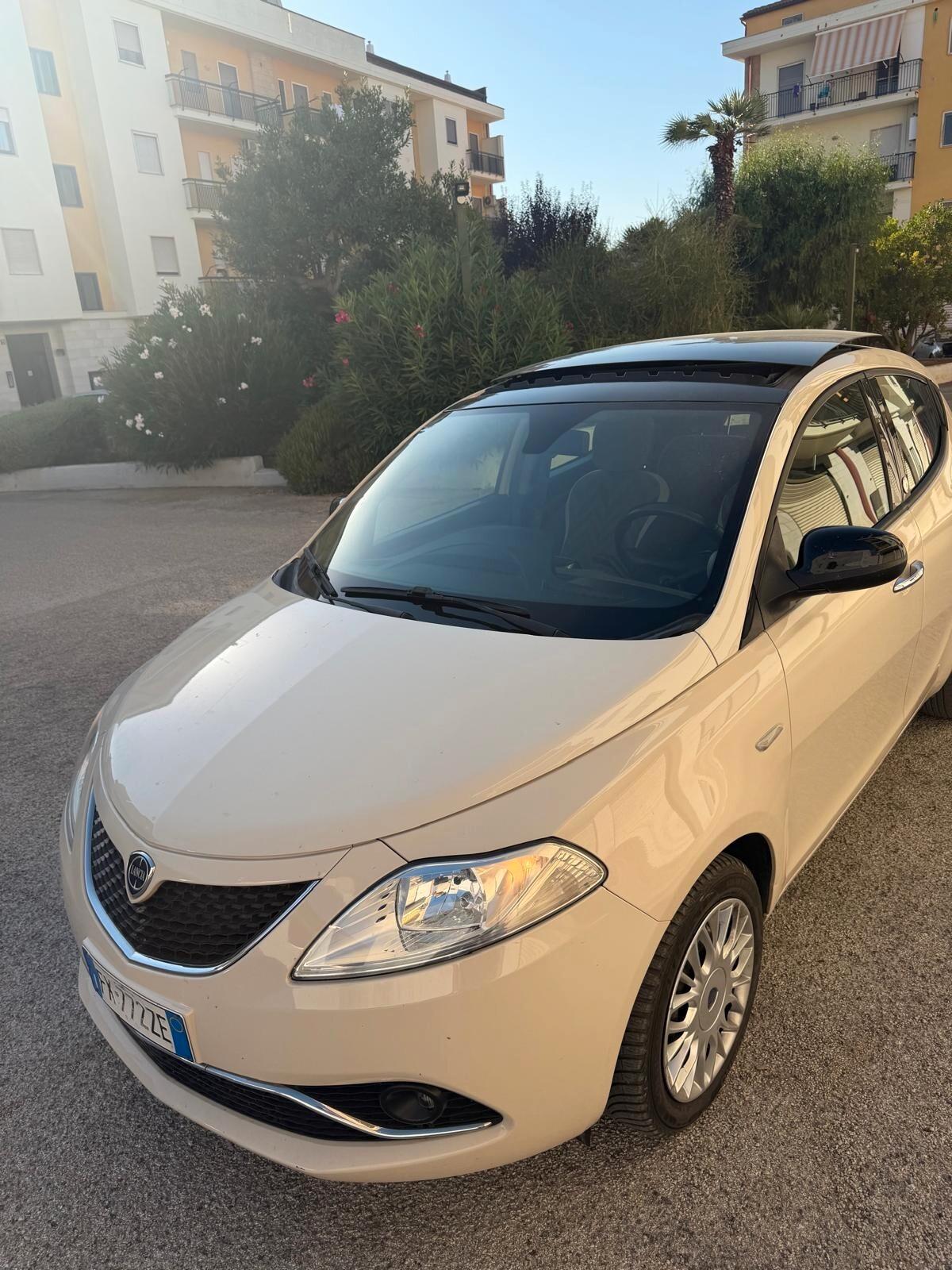 Lancia Ypsilon 1.2 69 CV 5 porte GPL Ecochic Gold