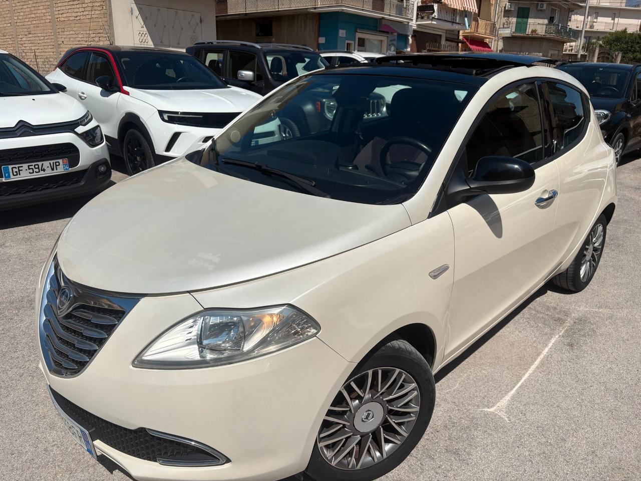 Lancia Ypsilon 0.9 TwinAir 85 CV 5 porte S&S Platinum