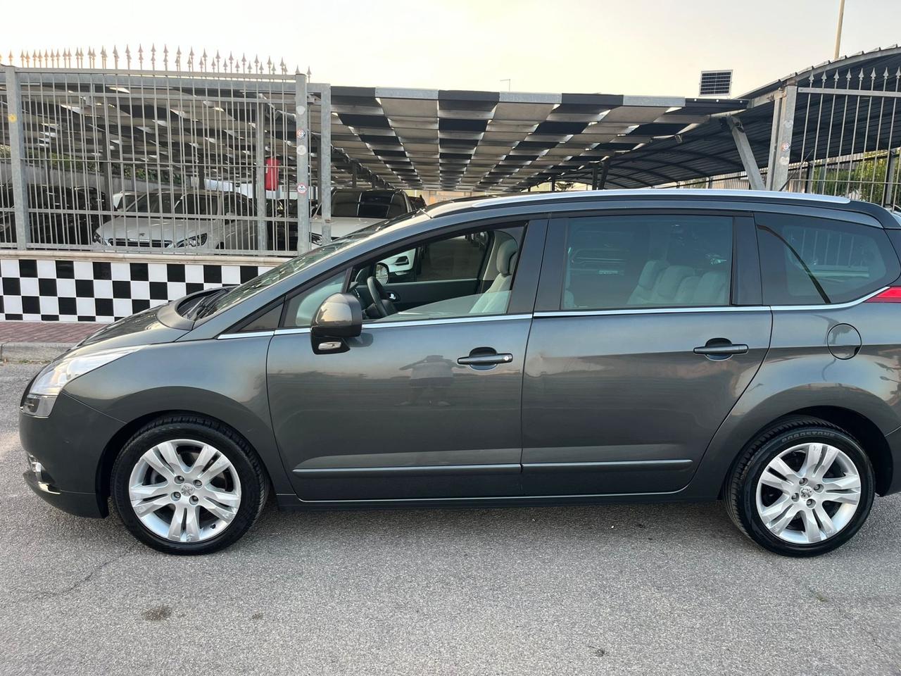 Peugeot 5008 2.0 HDi 7 posti Allure Unipro 2012