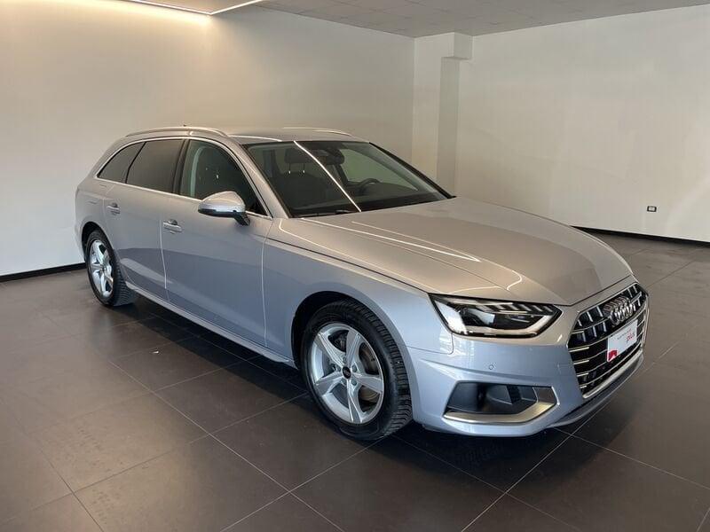 Audi A4 AVANT 35 TDI S TRONIC