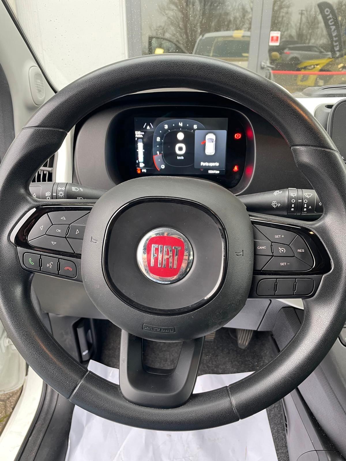 Fiat Panda Pandina 1.0 Hybrid