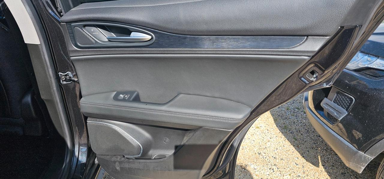 Alfa Romeo Stelvio 2.2 Turbodiesel 160 CV AT8 RWD Sport-Tech