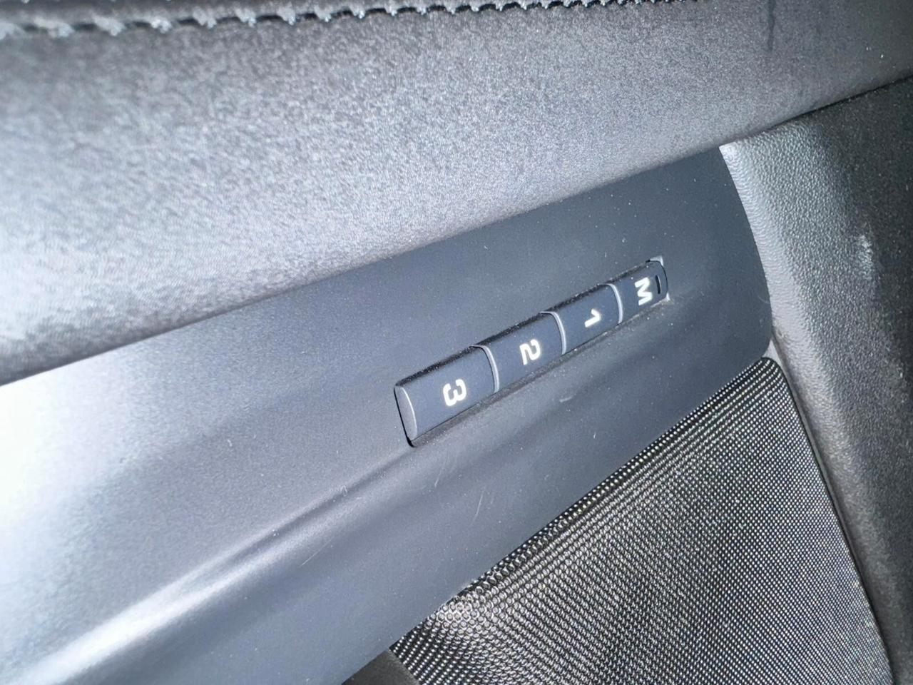 Land Rover - Range Evoque 2.0D 163 CV - R-Dynamic SE