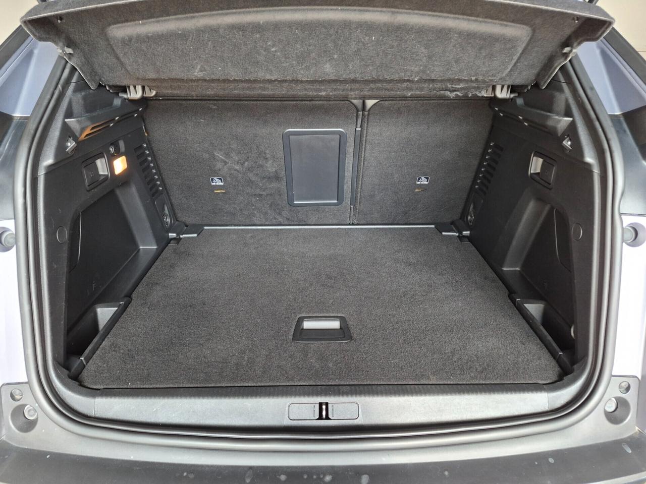 Peugeot 3008 1.5 BLUEHDI ALLURE 130CV EAT8 *24 MESI DI GARANZIA* LED RETROCAM. 360° VETRI PRIVACY CRUISE CONTROL DRIVE MODE