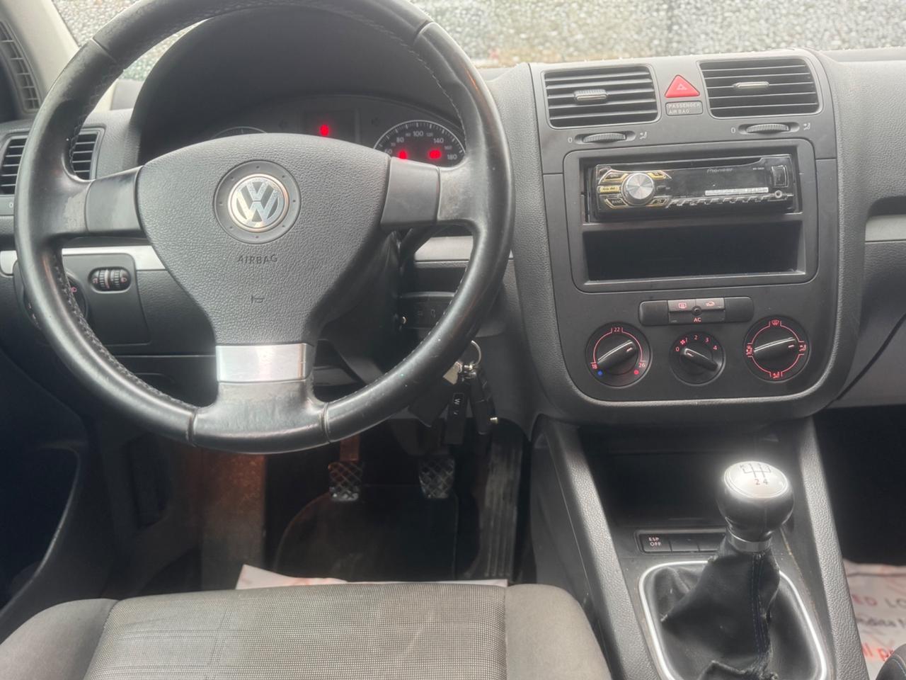Volkswagen Golf 1.6 16V FSI 5p. Comfortline