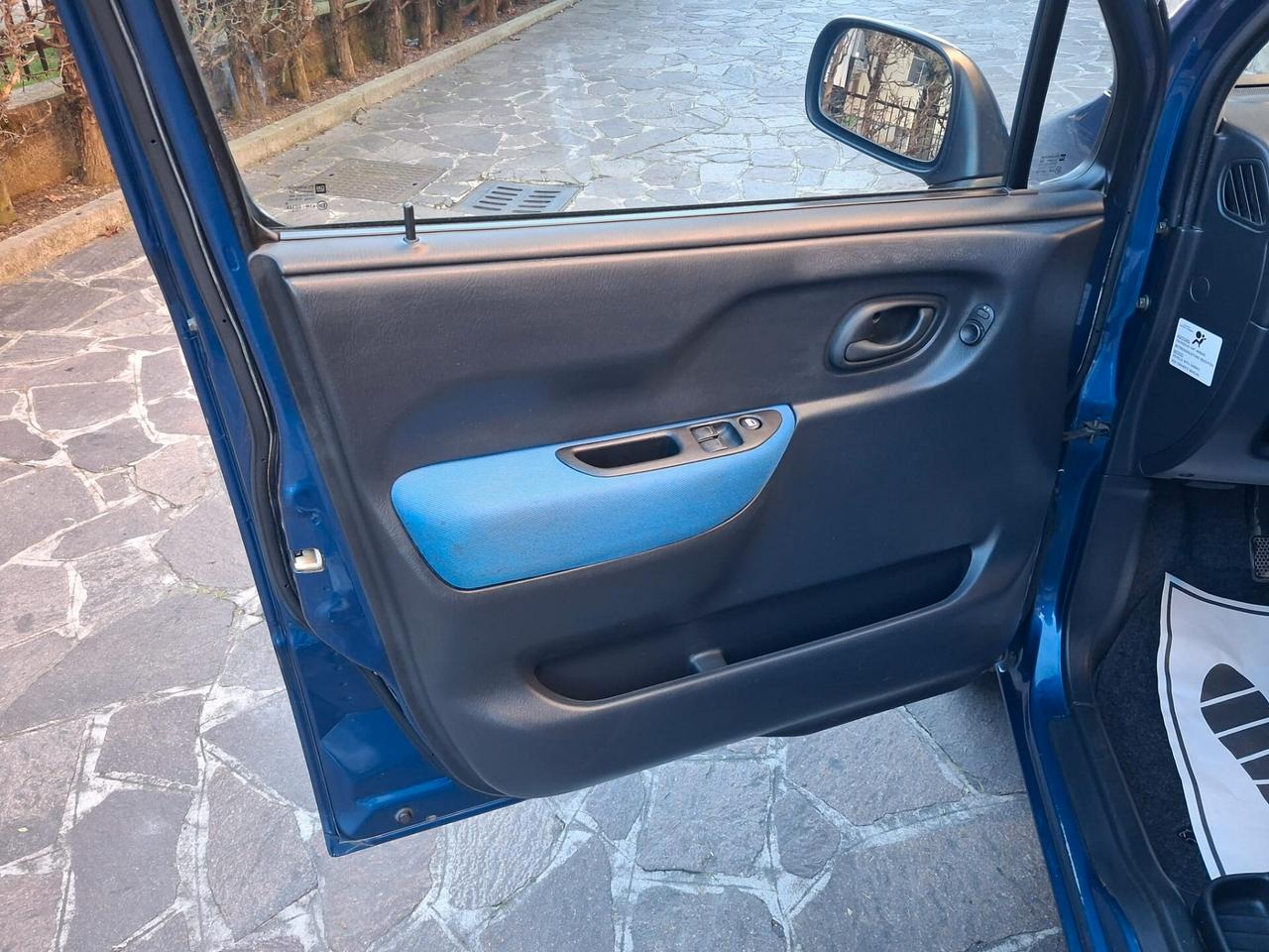 Opel Agila 1.0 12V Club