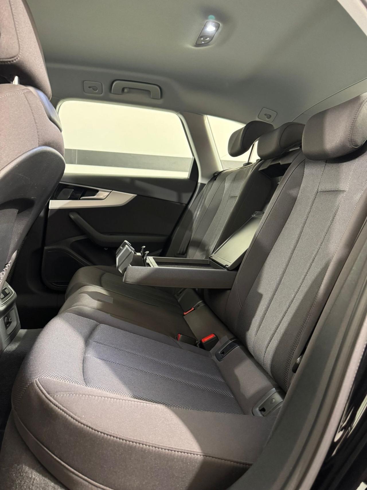 Audi A4 Avant 40 TDI S tronic line edition