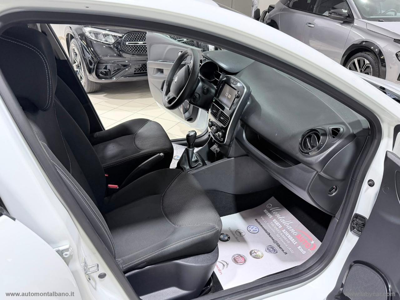 RENAULT Clio dCi 8V 75CV 5p. Moschino Intens