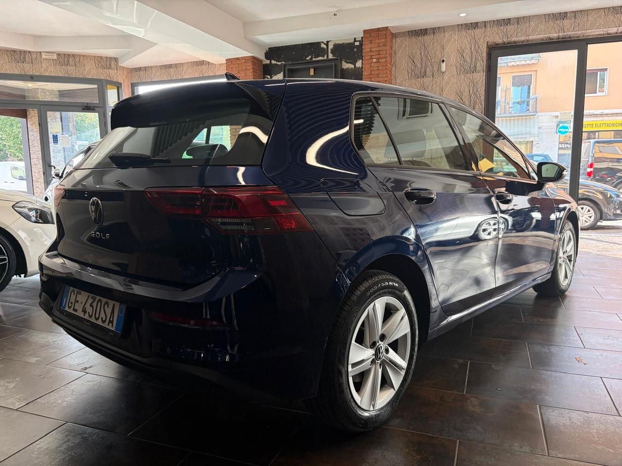 Volkswagen Golf 1.5 eTSI 130 CV EVO ACT DSG R-Line